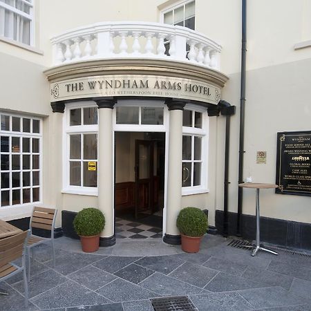 The Wyndham Arms-Wetherspoon Hotel Bridgend  Bagian luar foto