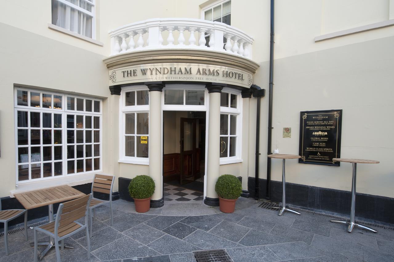 The Wyndham Arms-Wetherspoon Hotel Bridgend  Bagian luar foto